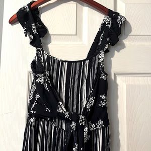 Navy and White capri jumper with ruffle sleeves